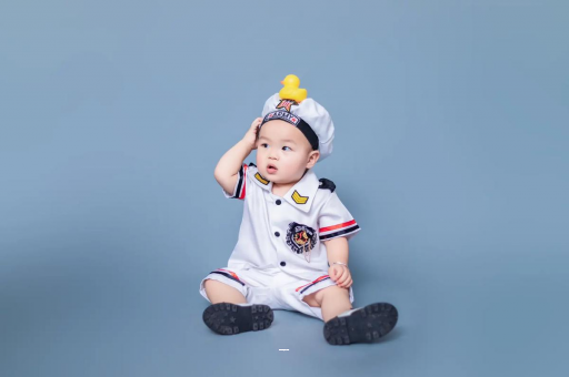 西宁宝宝老摇头怎么回事